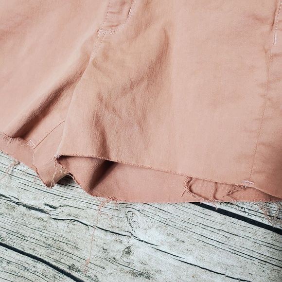 Universal Thread HIGH-RISE MIDI SHORTS Size 2/26 NWT - Picture 4 of 11